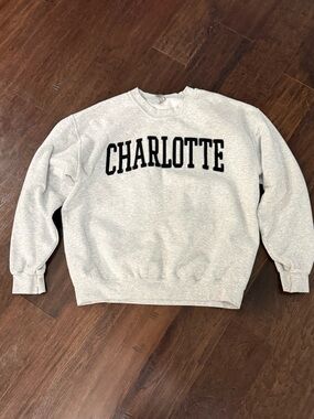 Charlotte Sweatshirt size large